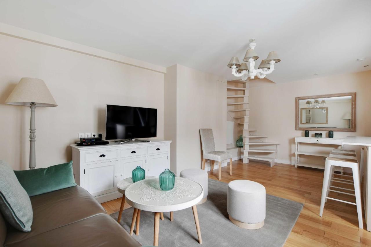 Апартаменты Amazing Duplex 4P- Louvre Museum Париж Экстерьер фото